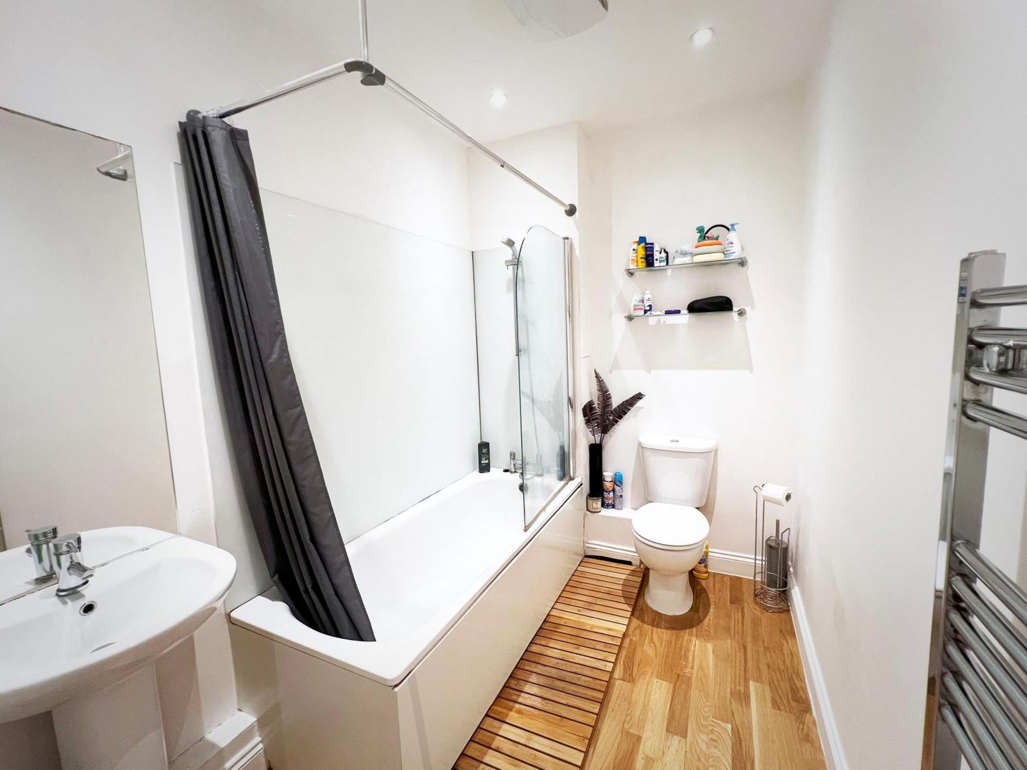 Bedroom 2, Queens Road 伦敦 外观 照片
